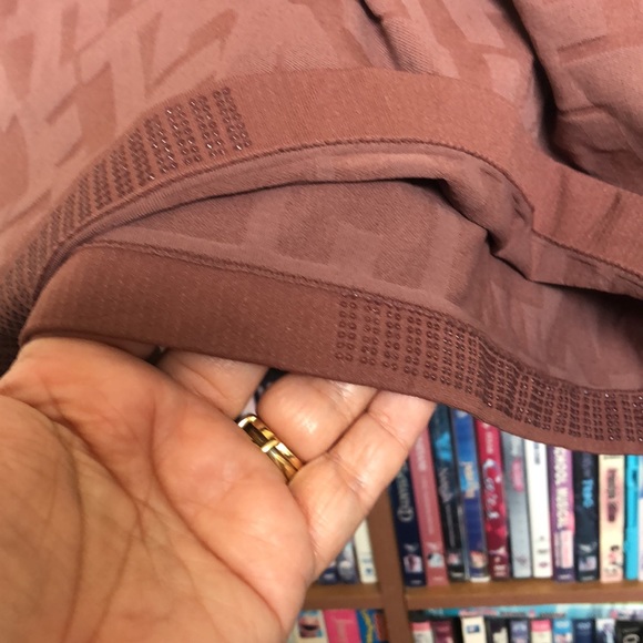 Athleta Momentum Monogram L/S Top Size Large - Picture 11 of 11